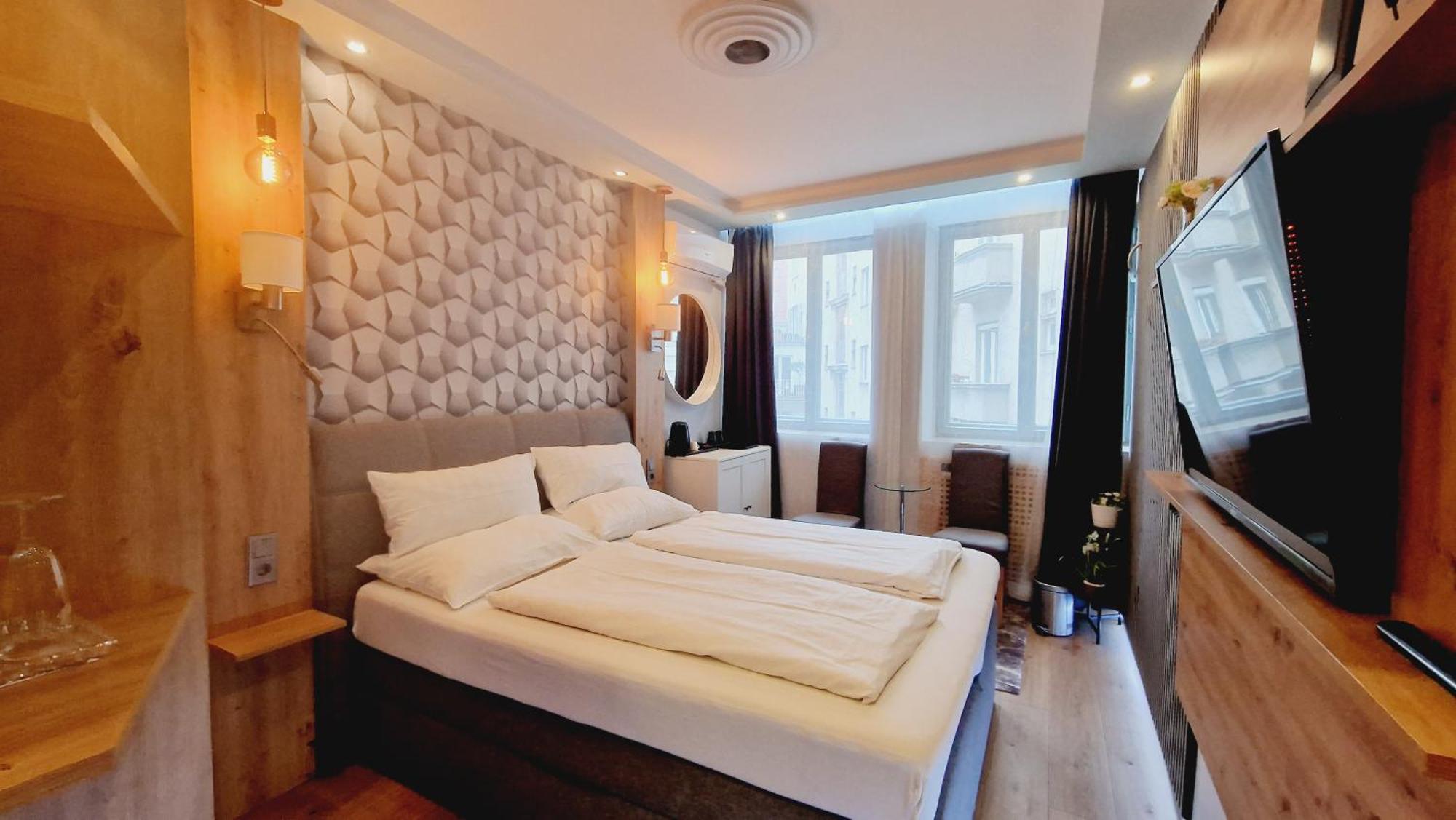 Elegance Hotel 4*