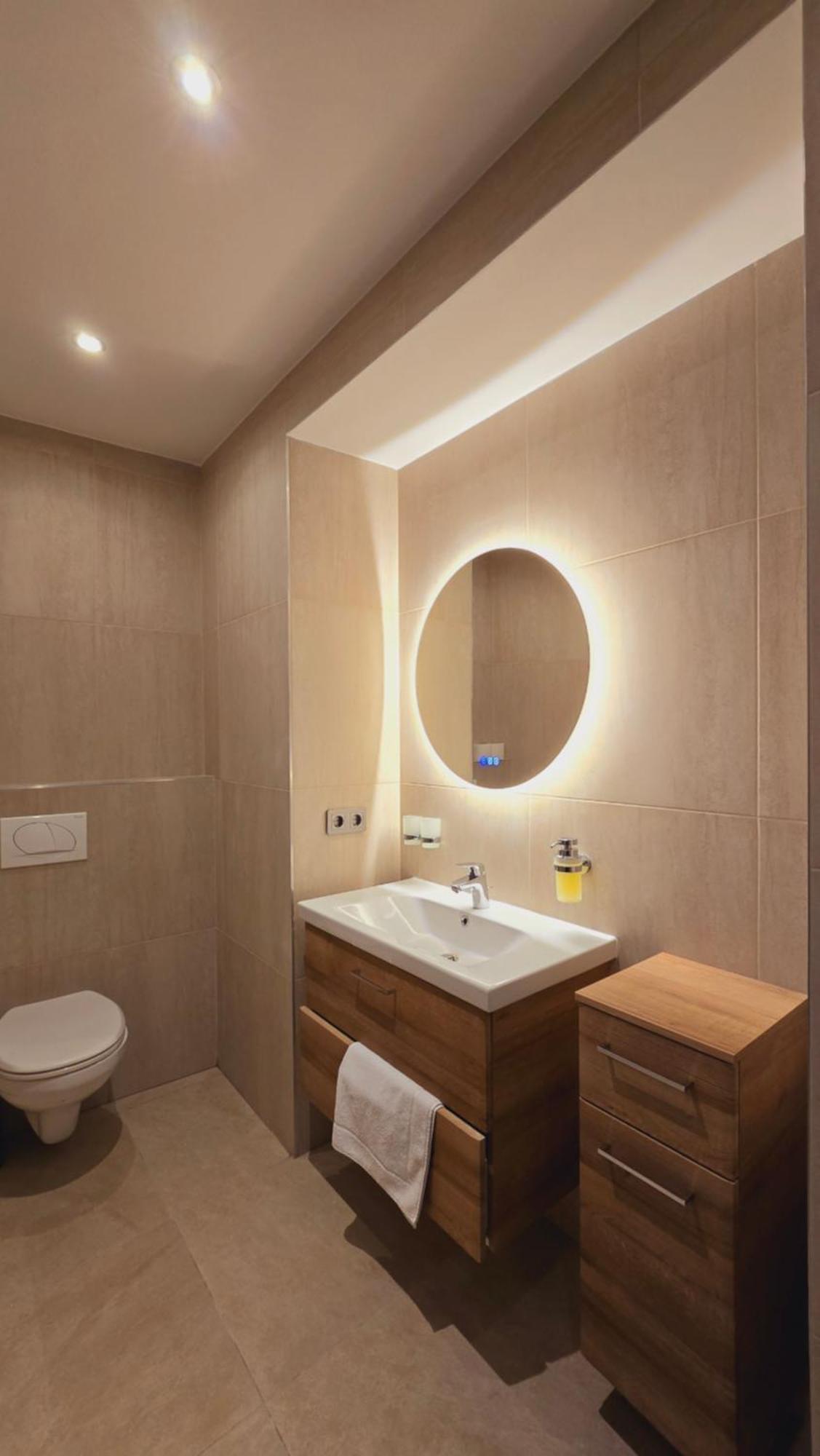 Elegance Hotel