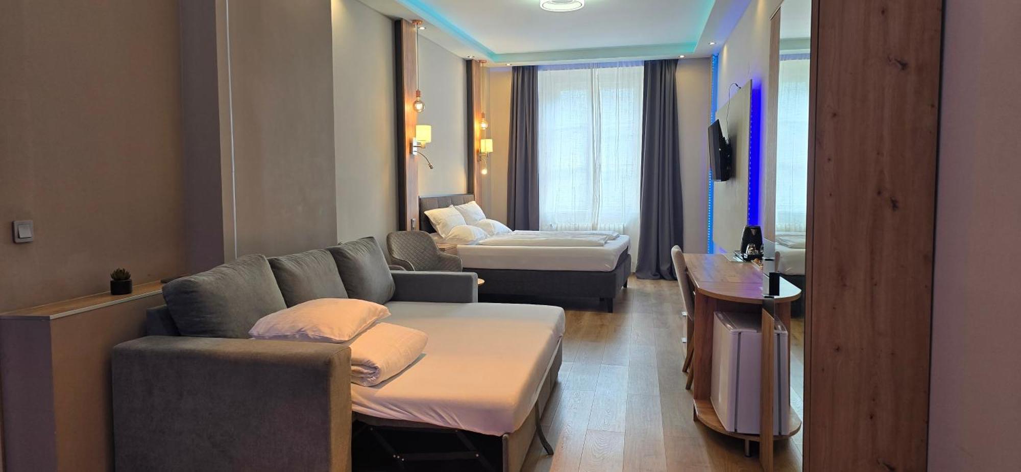 Elegance Hotel 4*